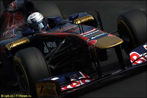 Хайме Альгерсуари за рулем STR6