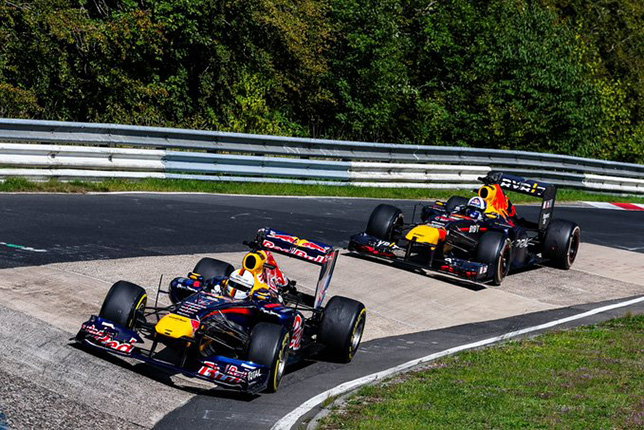 Себастьян Феттель и Дэвид Култхард на Северной петле Нюрбургринга, фото Red Bull