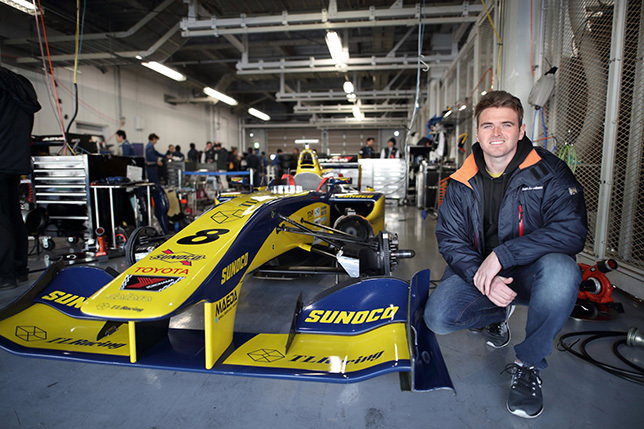 Оливер Роуланд в боксах Sunoco Team LeMans в Сузуке