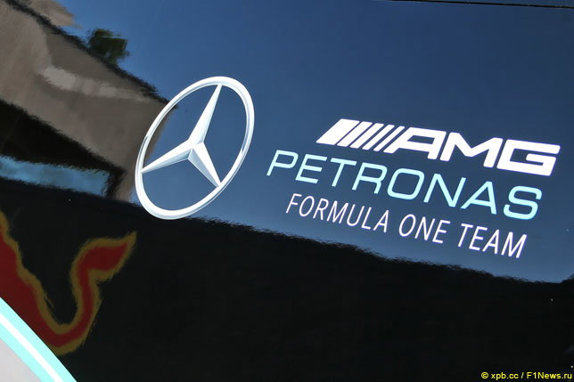 Логотип Mercedes