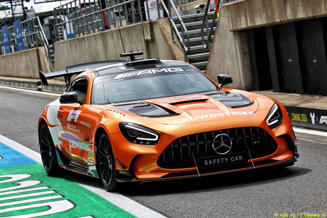 Автомобиль безопасности Mercedes-AMG GT Black Series